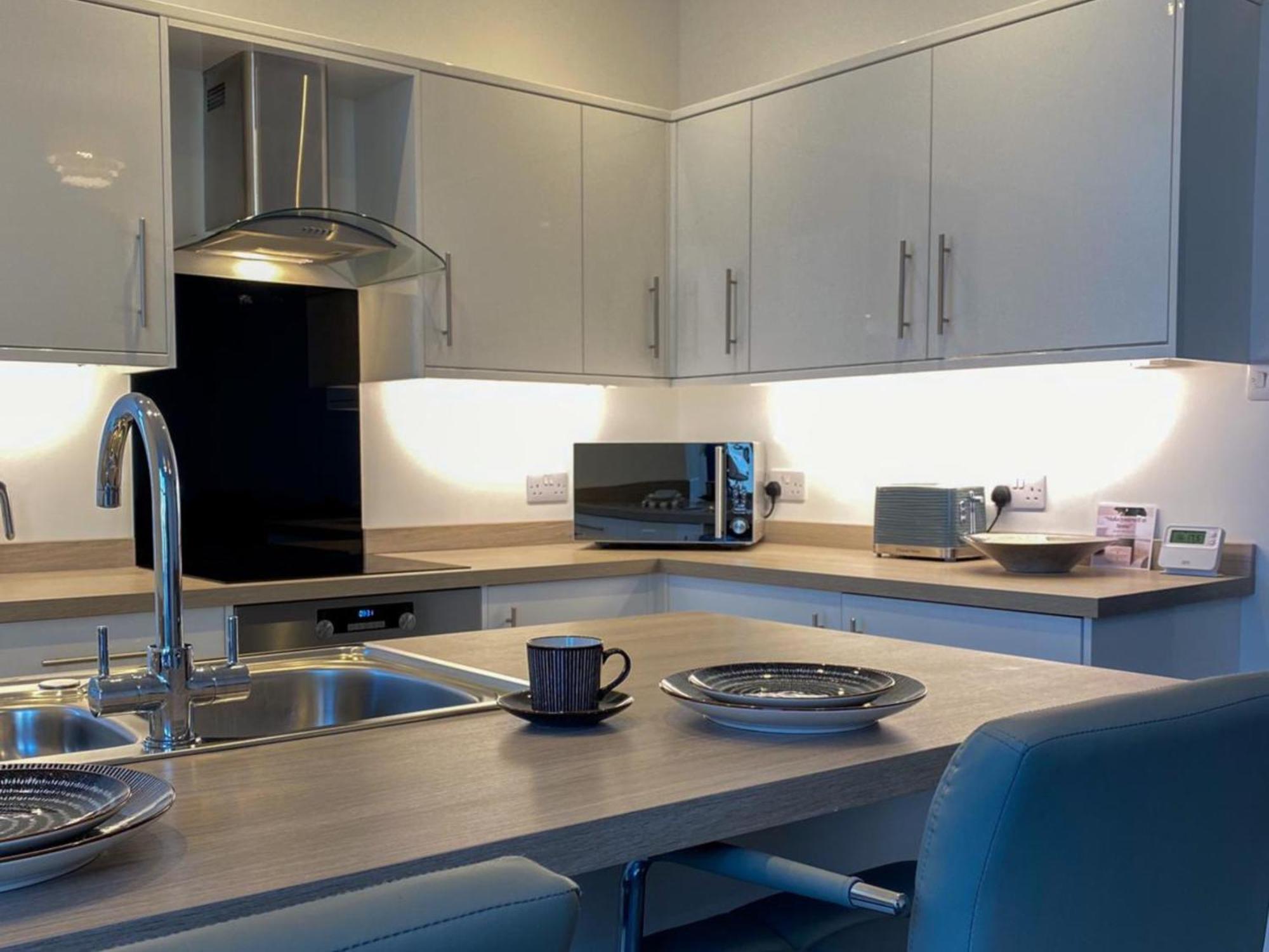 Eden Escapes Serviced Apartments Моркамб Екстериор снимка